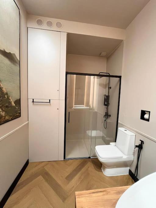 Littlehouse- Entire Property For Maximum 4 People Βουκουρέστι Εξωτερικό φωτογραφία
