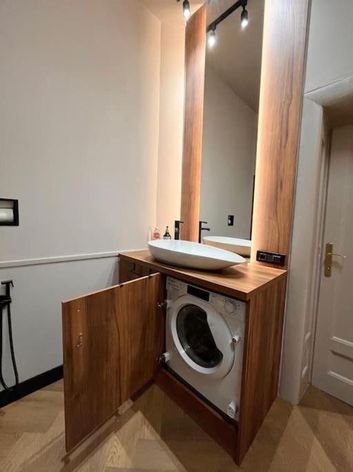 Littlehouse- Entire Property For Maximum 4 People Βουκουρέστι Εξωτερικό φωτογραφία